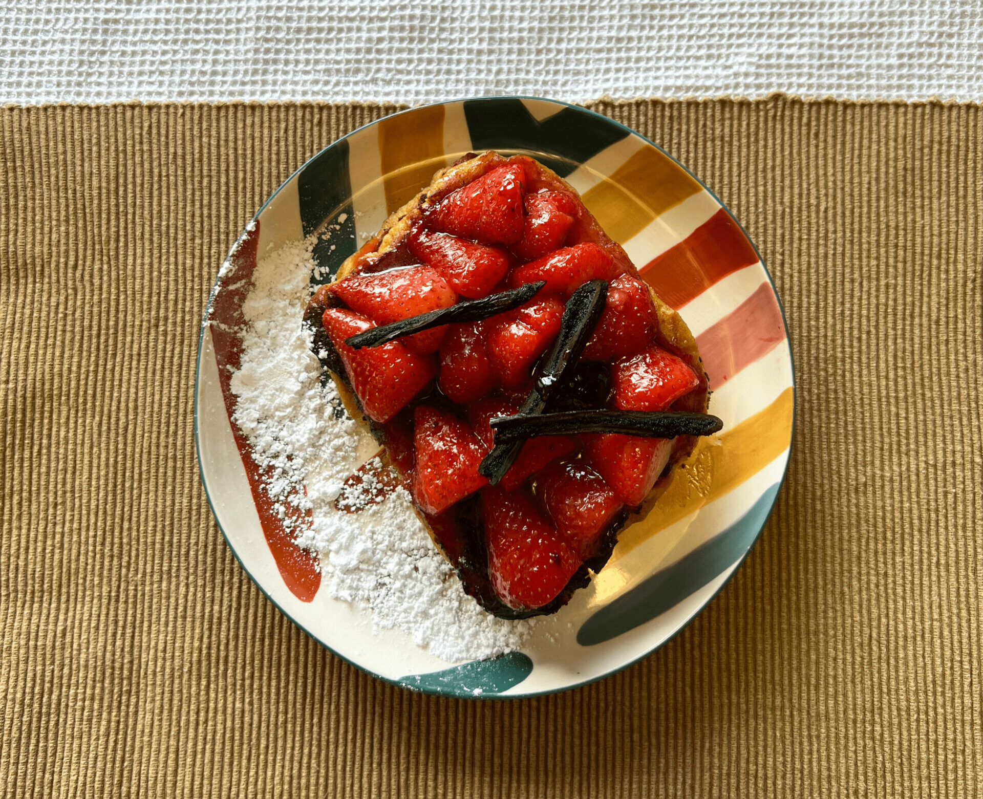 Pain perdu aux fraises caramélisées