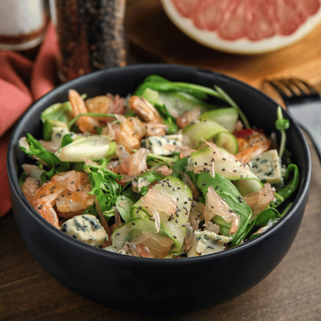 SALADE DE POMELOS, AVOCATS ET CREVETTES